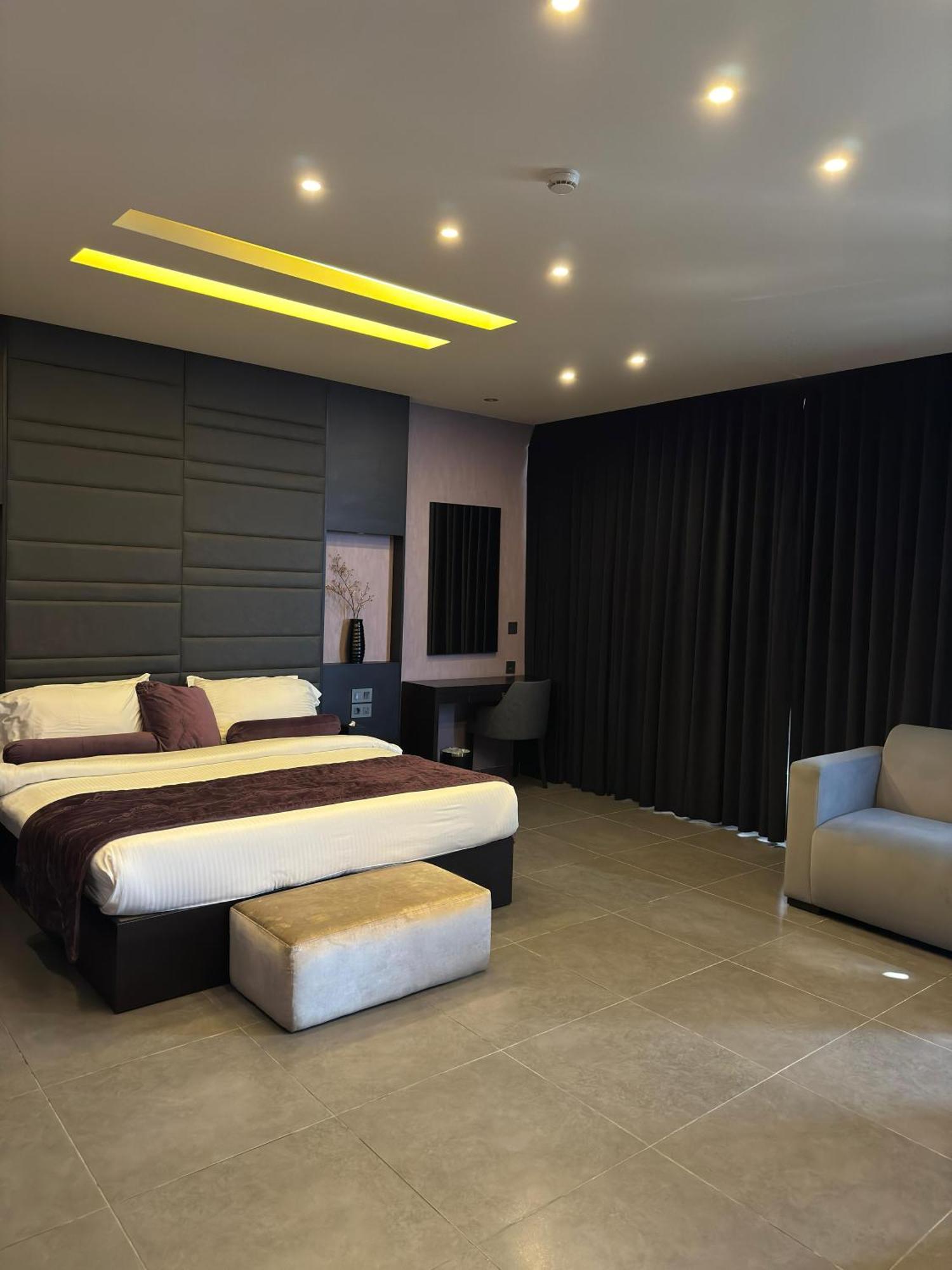 Louis V Hotel Beirut Exterior foto
